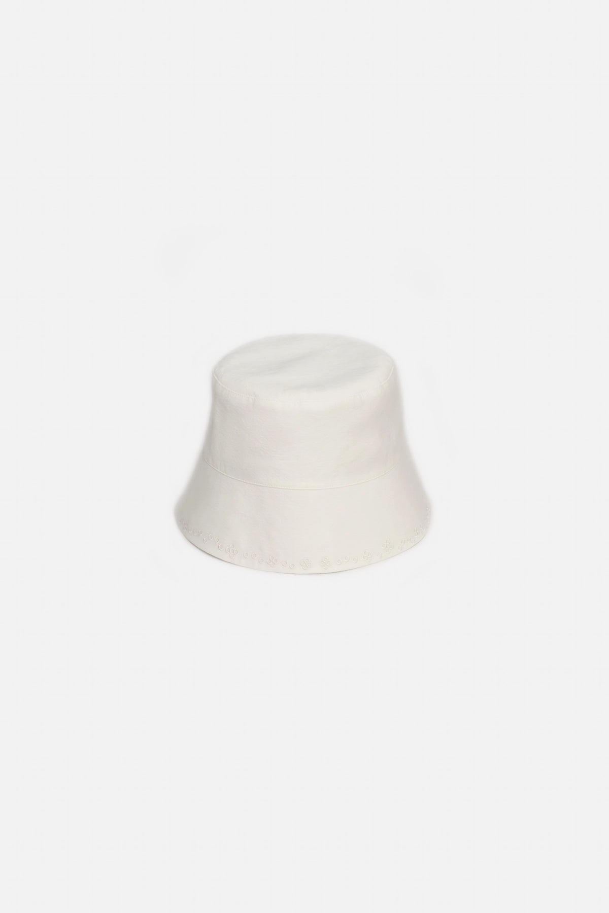 EMBROIDERED BUCKET HAT