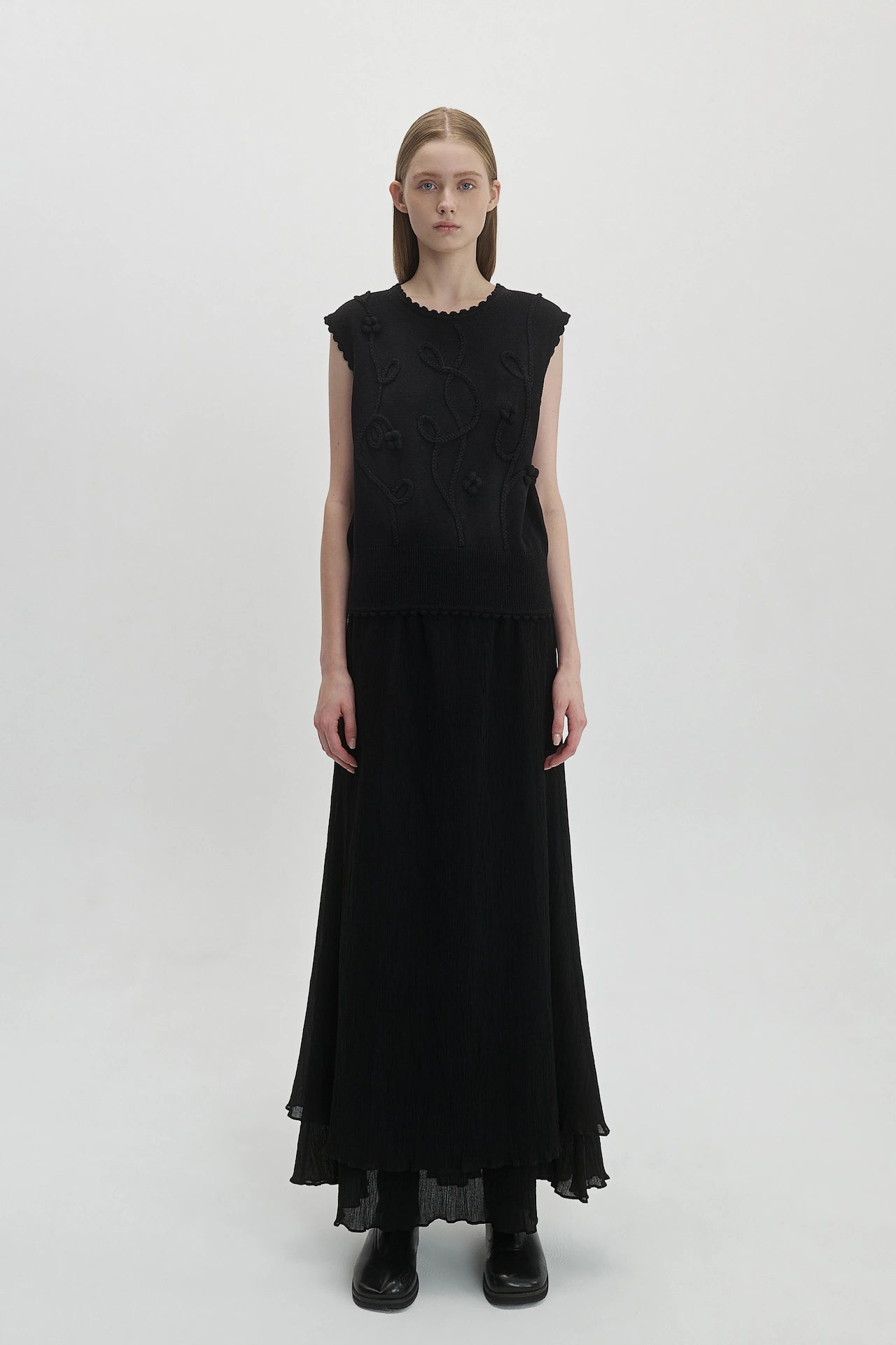 APPLIQUÉ VEST