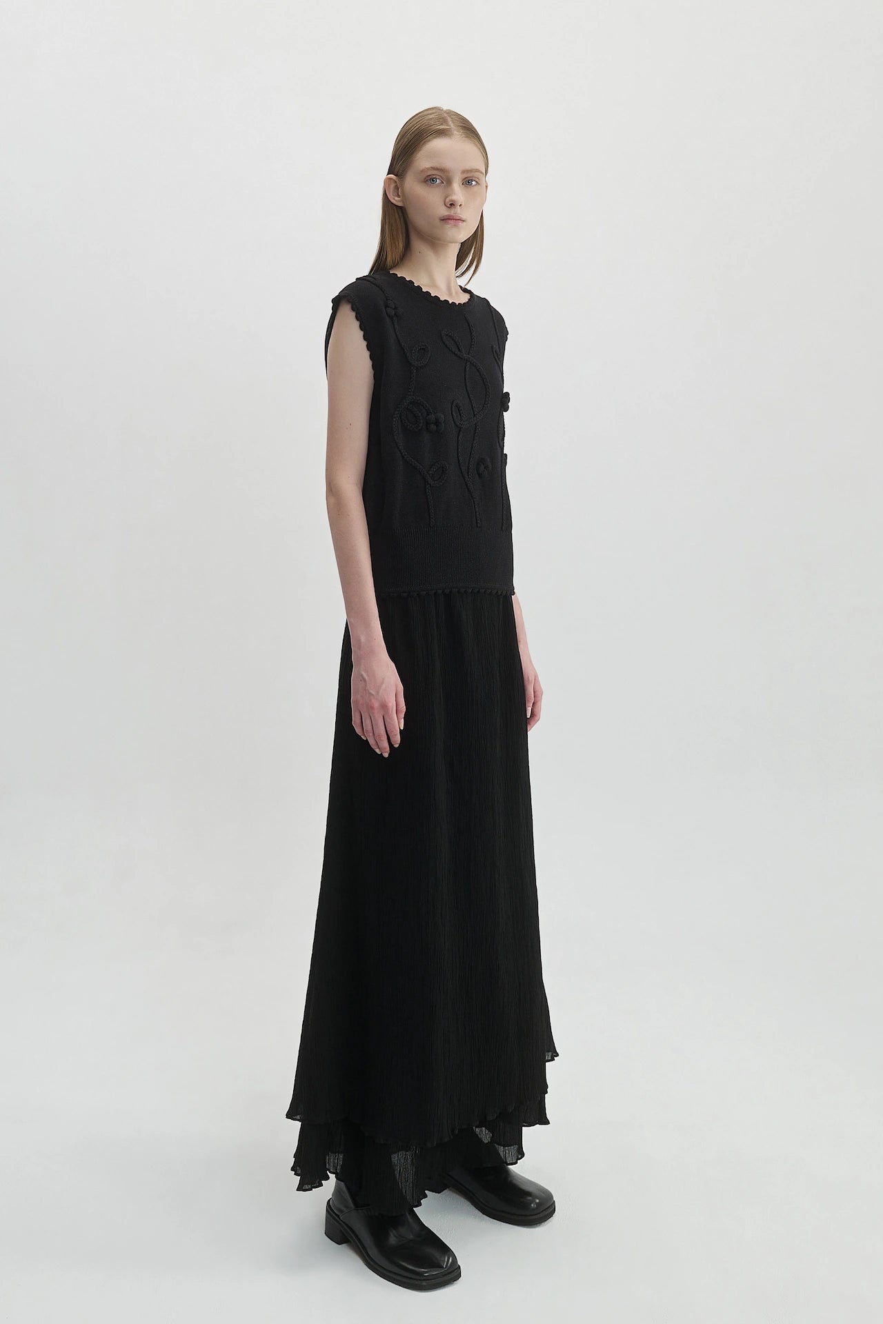 APPLIQUÉ VEST
