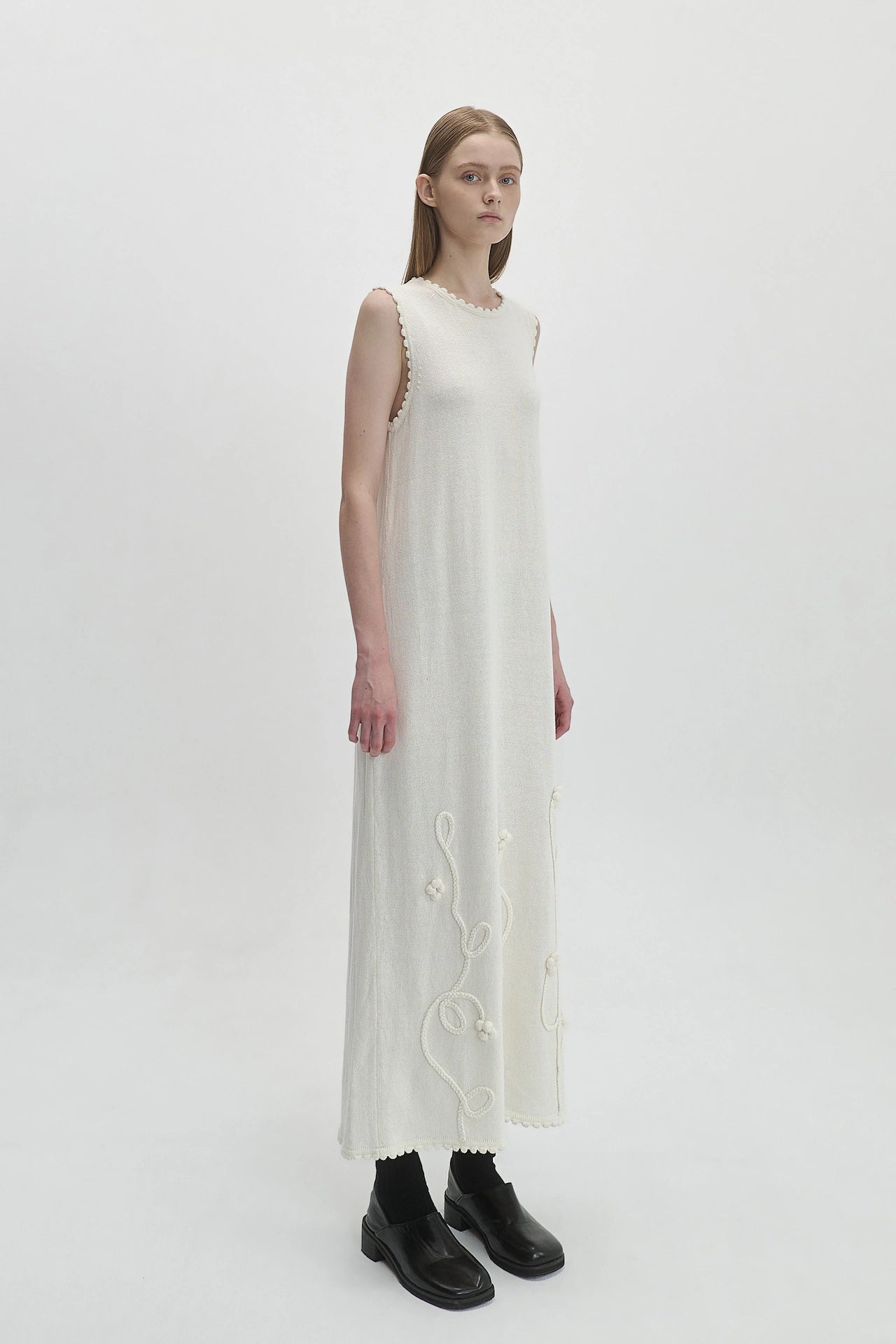 APPLIQUÉ DRESS