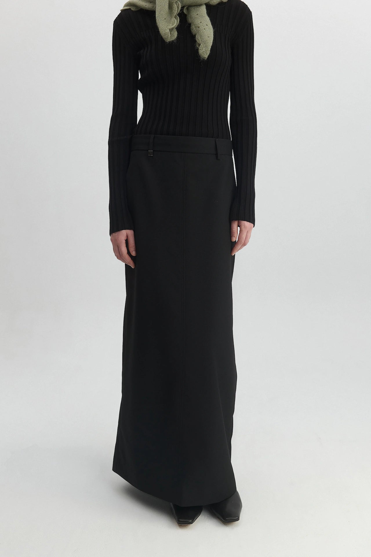 STRAIGHT SKIRT