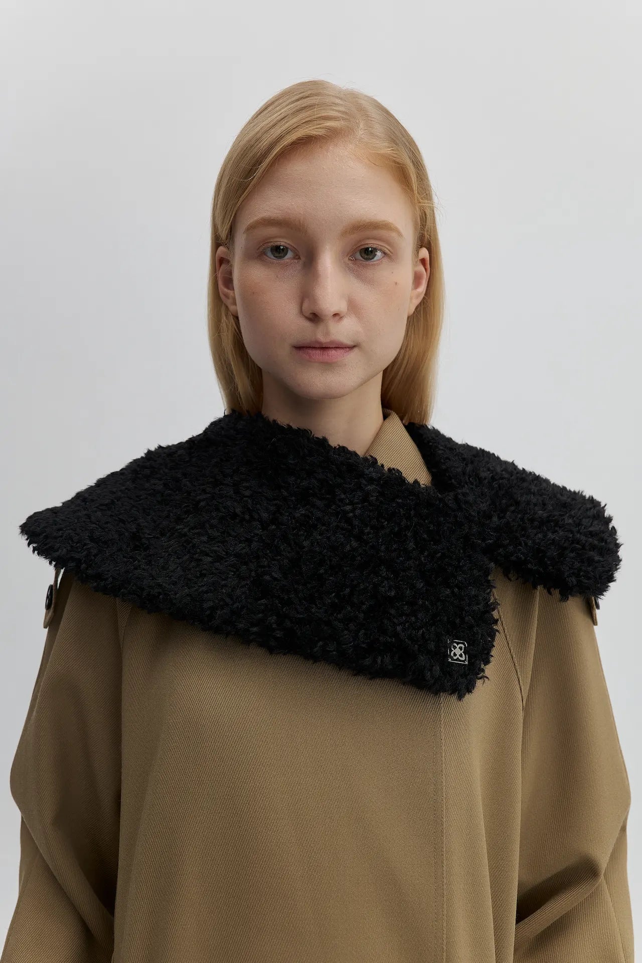 FURRY COLLAR