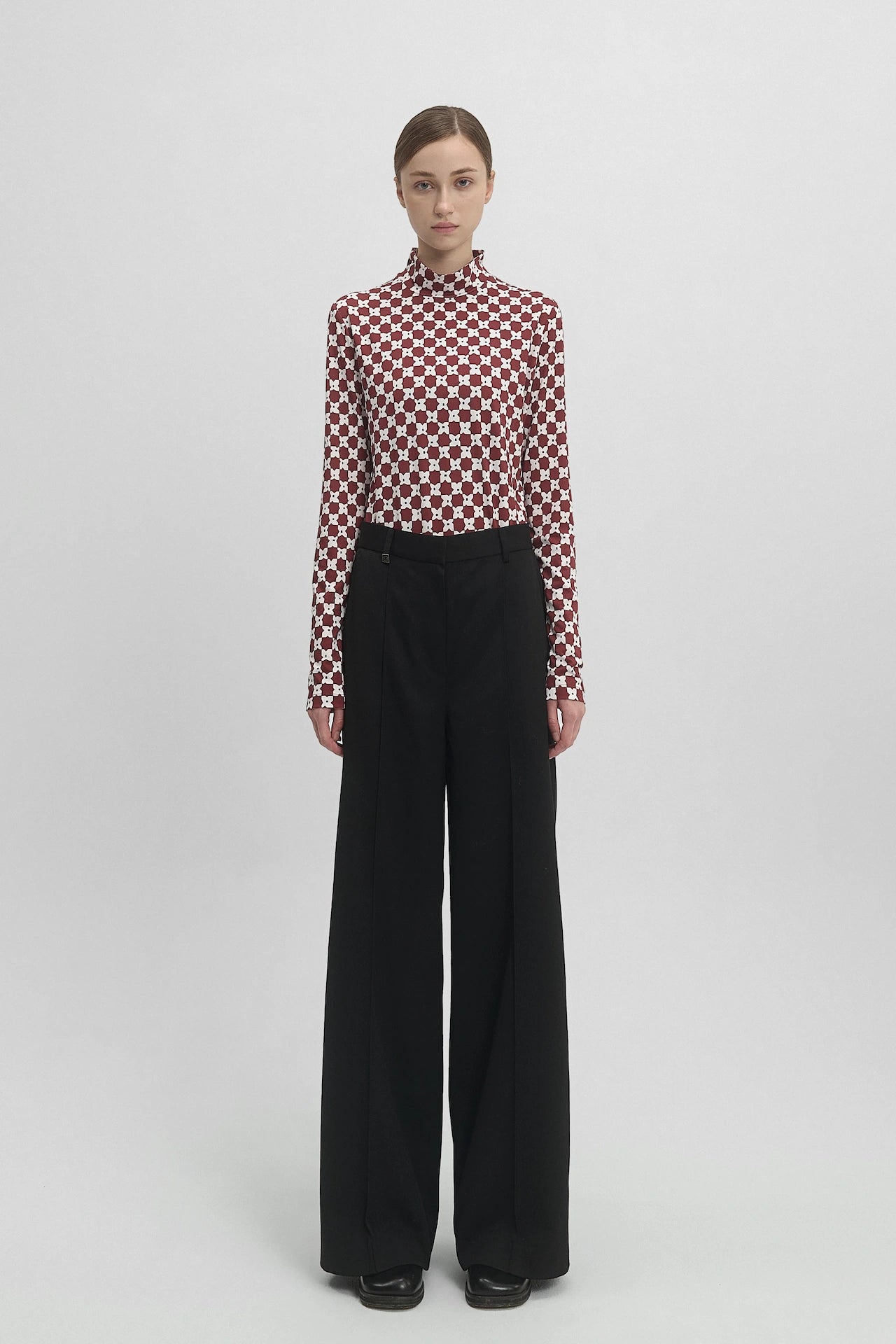 STRAIGHT-LEG TROUSERS