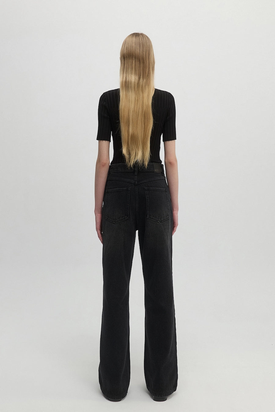 STRAIGHT-LEG JEANS