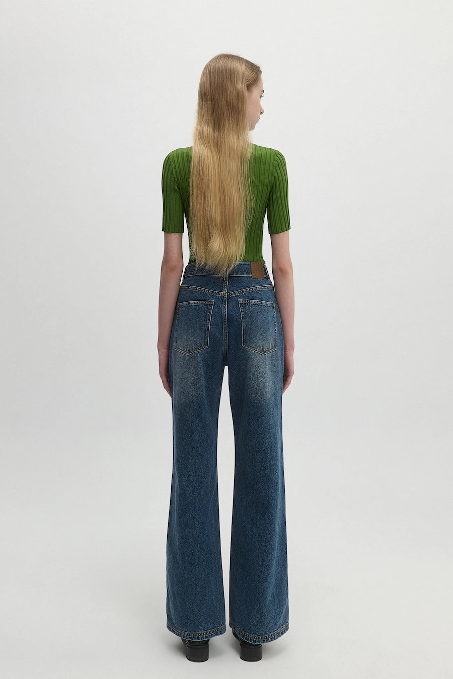 STRAIGHT-LEG JEANS