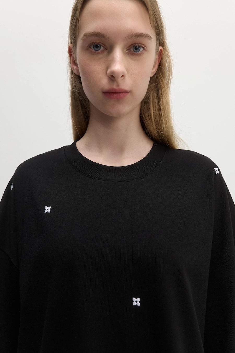 品牌長版刺繡 T-shirt