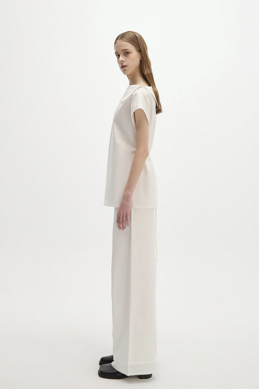 LACE TRIM TOP