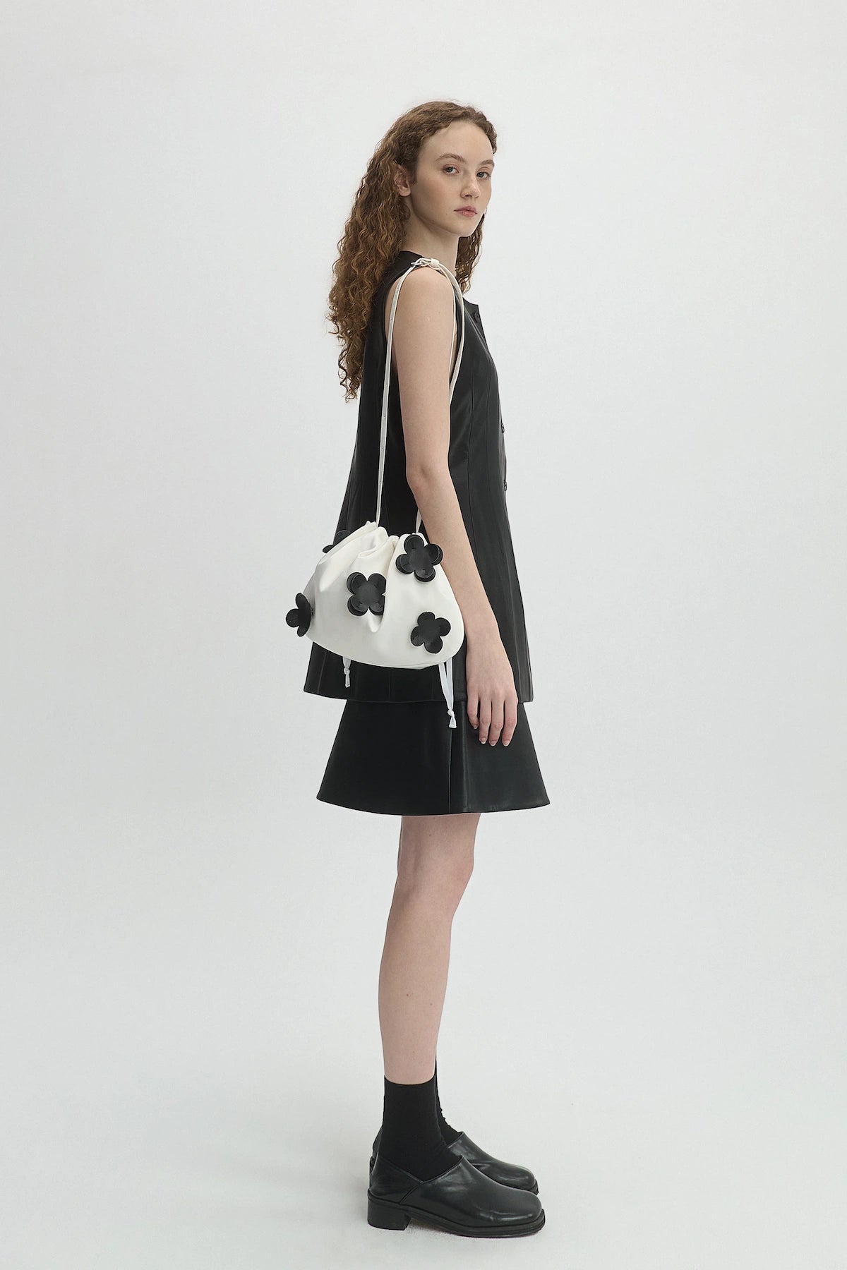 LEATHER FLOWER GATHERED BAG