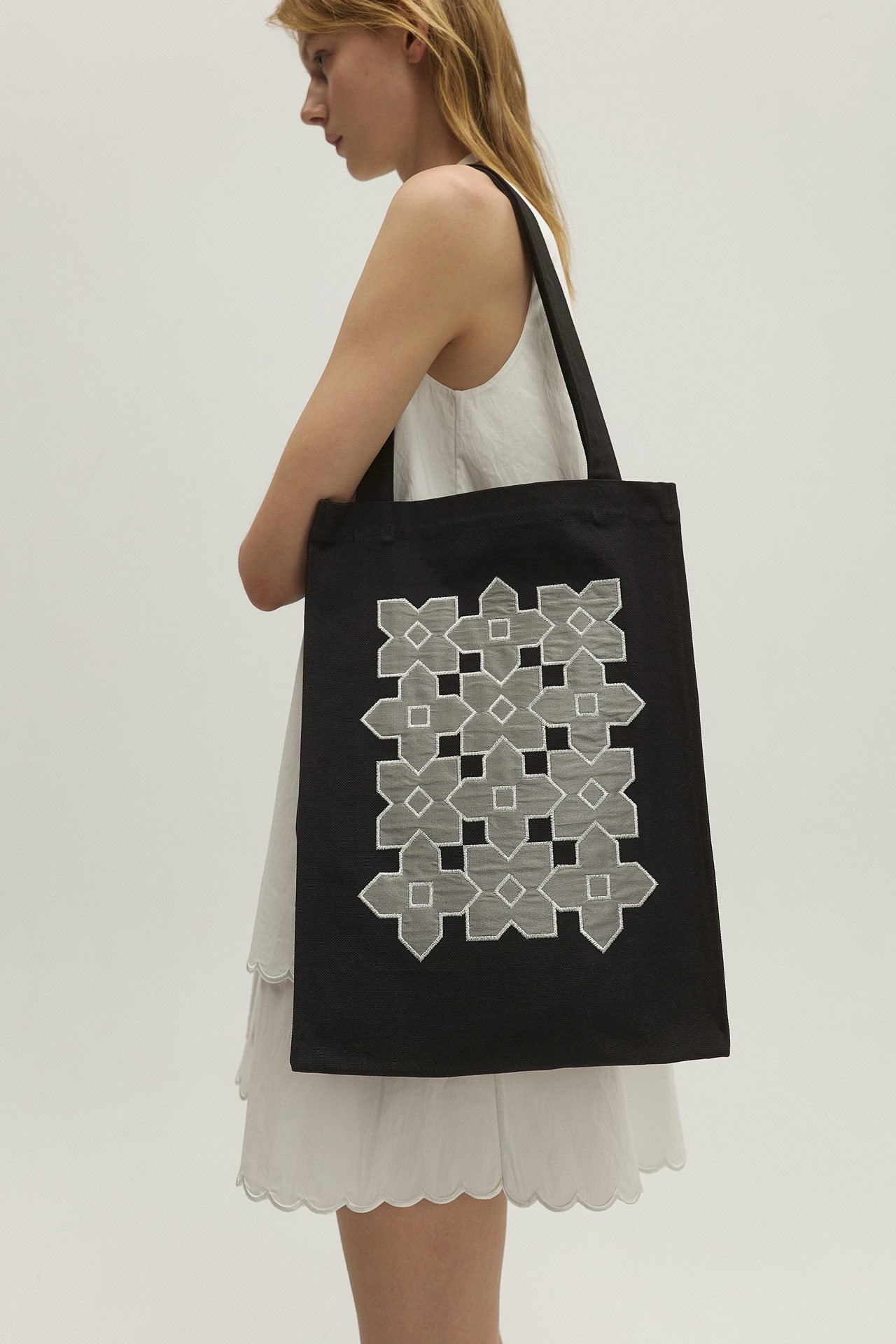 刺繡配飾帆布包